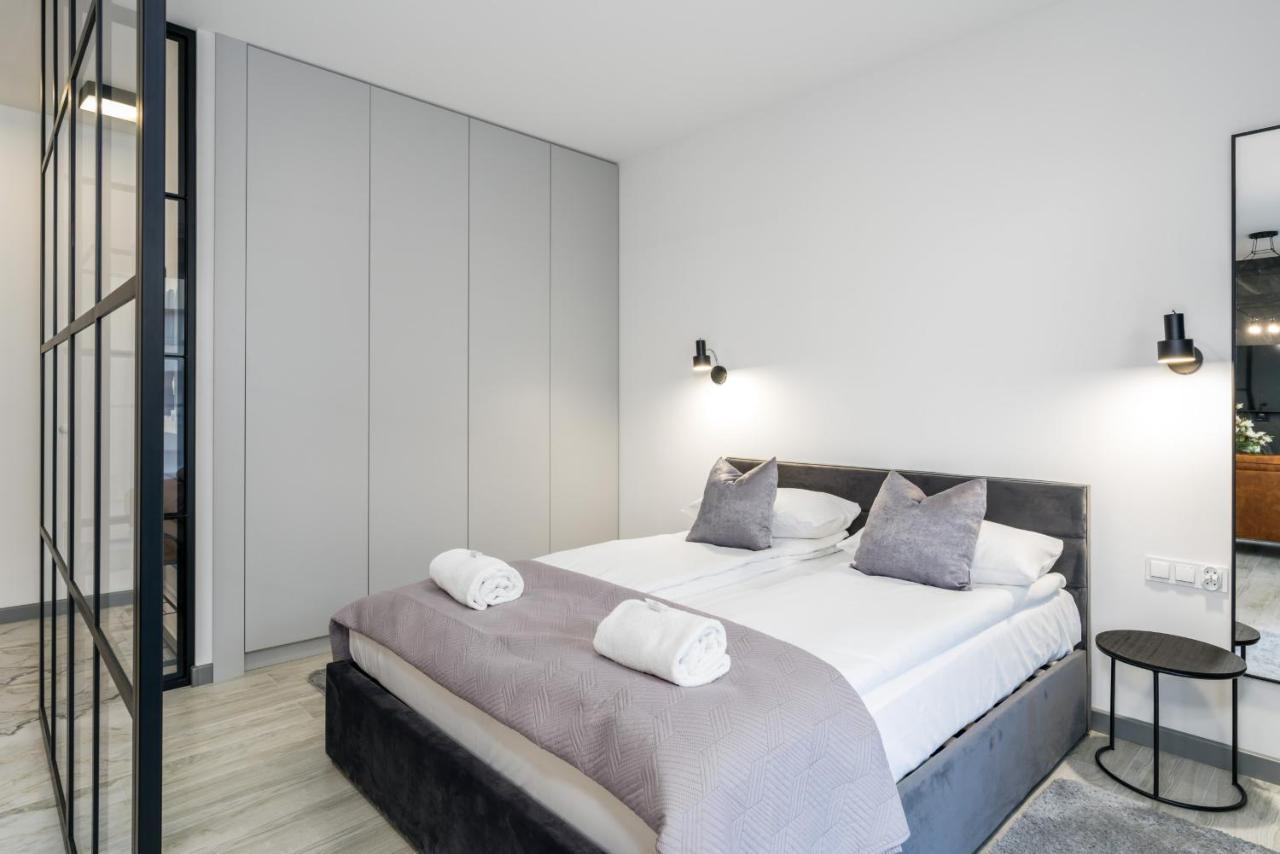 Chwaliszewo With Free Garage By Renters Poznan